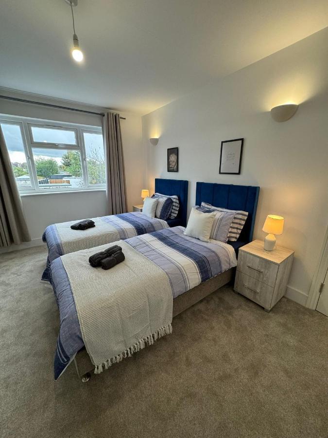 Smart Guest Rooms Fast Access To Central London Via Piccadilly Line New Southgate Exterior photo