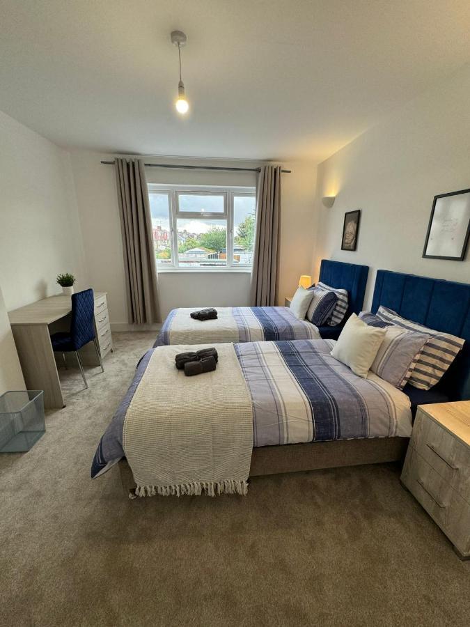 Smart Guest Rooms Fast Access To Central London Via Piccadilly Line New Southgate Exterior photo