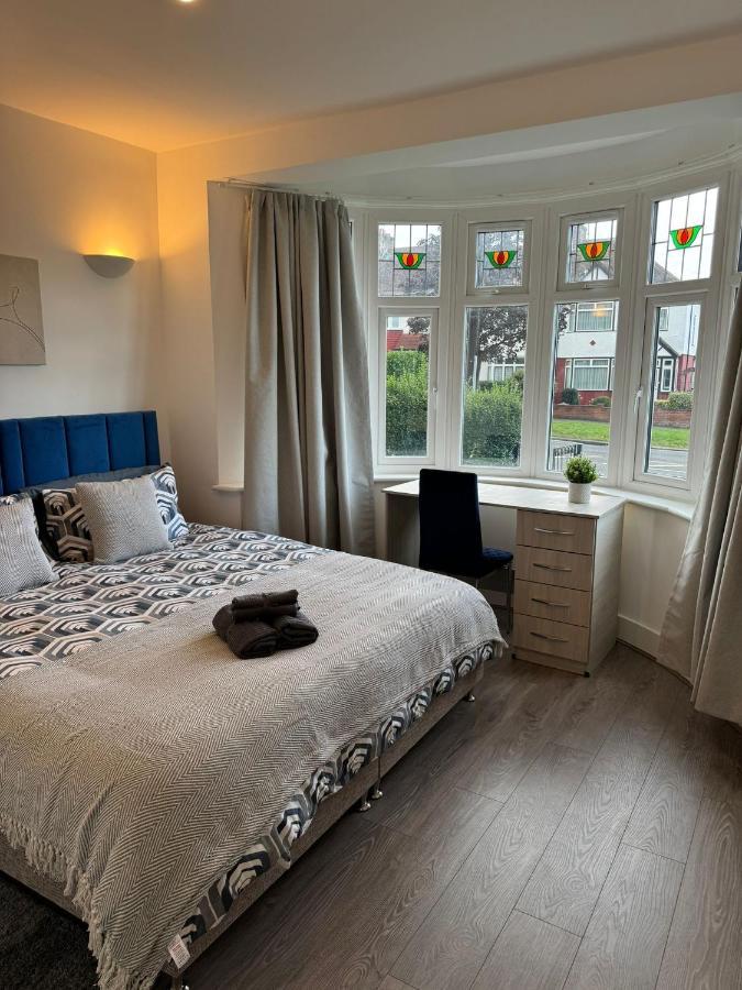 Smart Guest Rooms Fast Access To Central London Via Piccadilly Line New Southgate Exterior photo