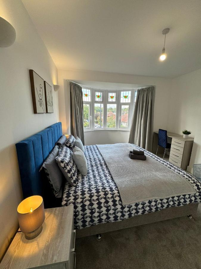 Smart Guest Rooms Fast Access To Central London Via Piccadilly Line New Southgate Exterior photo