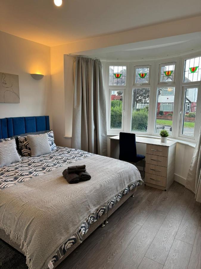 Smart Guest Rooms Fast Access To Central London Via Piccadilly Line New Southgate Exterior photo