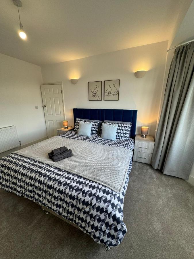 Smart Guest Rooms Fast Access To Central London Via Piccadilly Line New Southgate Exterior photo